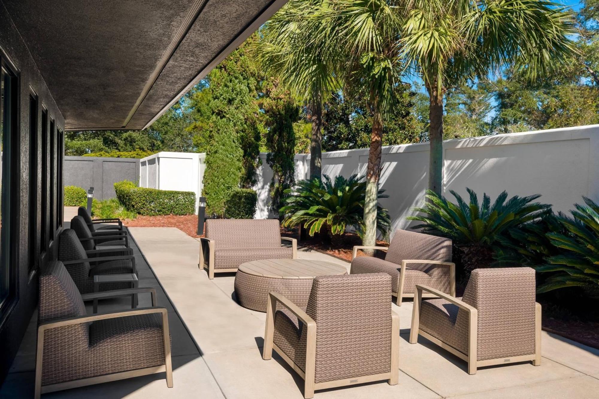 Courtyard Tallahassee North/I-10 Capital Circle Exterior photo